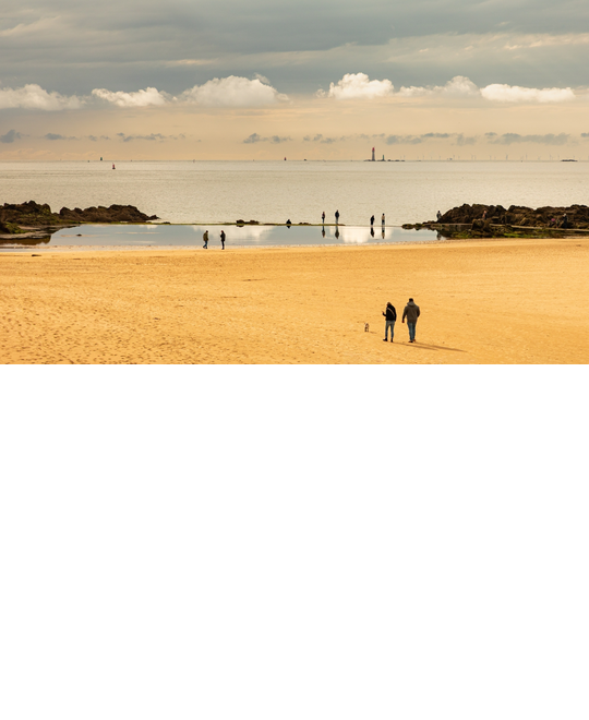test-resize-P8498_Evening_Strolls_on_St_Malo_Beach