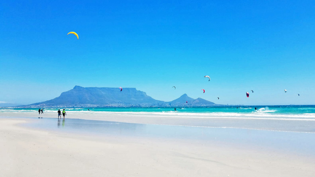 D8203_A_Windy_Day_in_Cape_Town