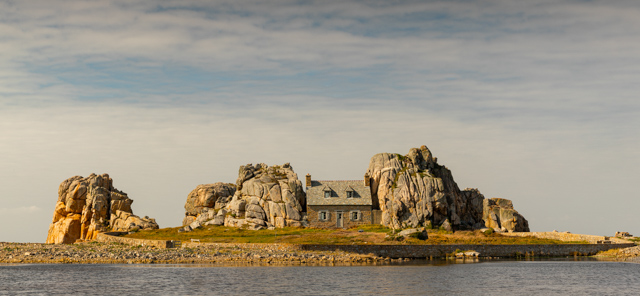 D8205_House_in_the_Rocks_-_Brittany