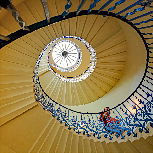 P8437_The_Tulip_Staircase